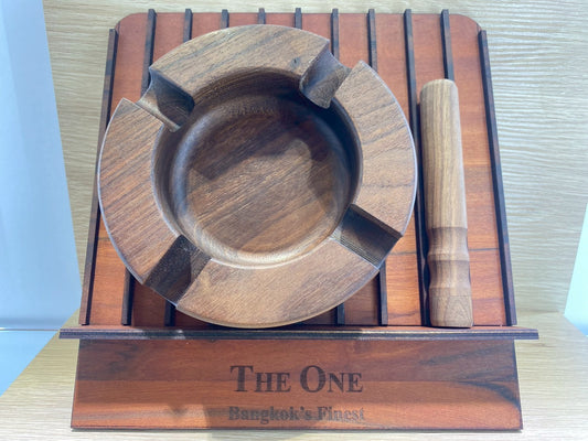 Calumet ® Hunkapi Walnut Wood Ashtray