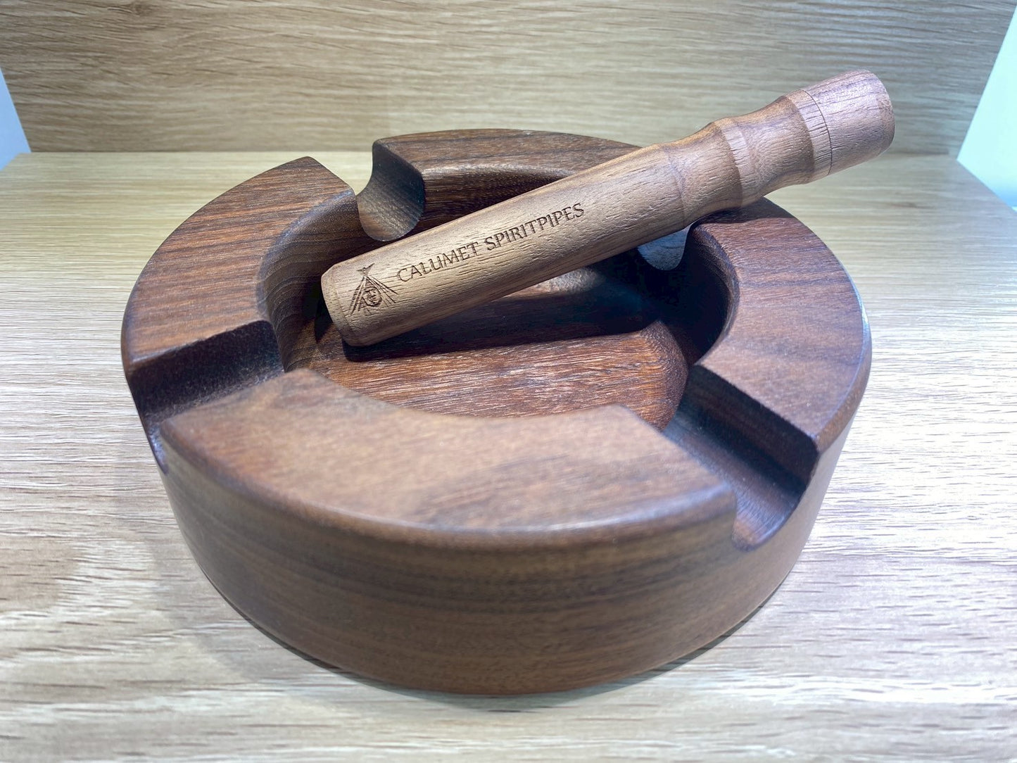 Calumet ® Hunkapi Walnut Wood Ashtray
